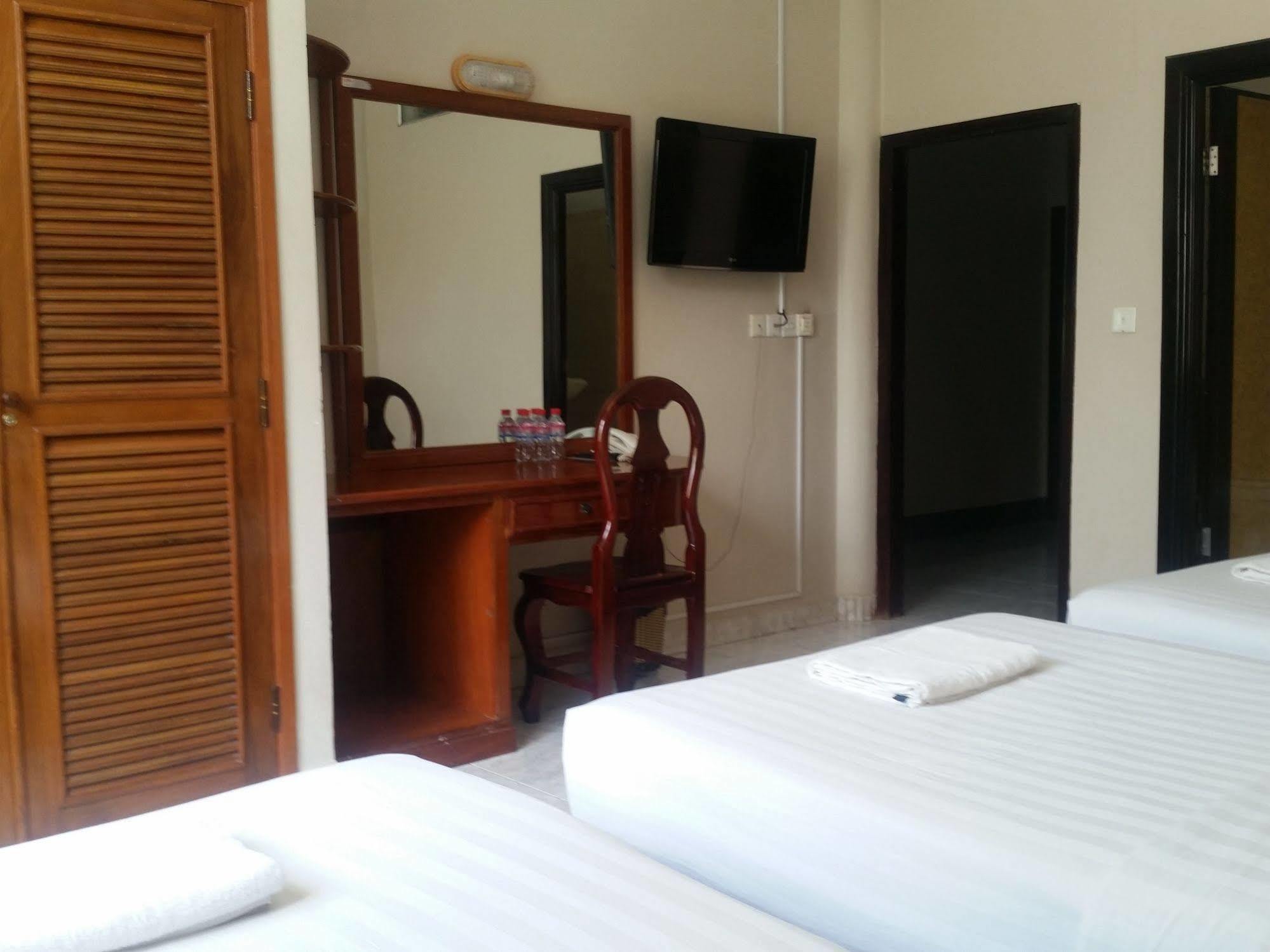 Number 9 Hotel Phnom Penh Exterior foto
